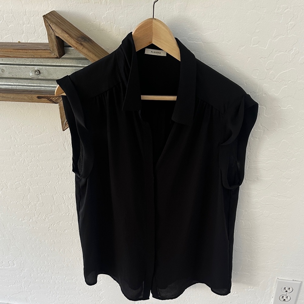 Pleione Black Sleeveless Top